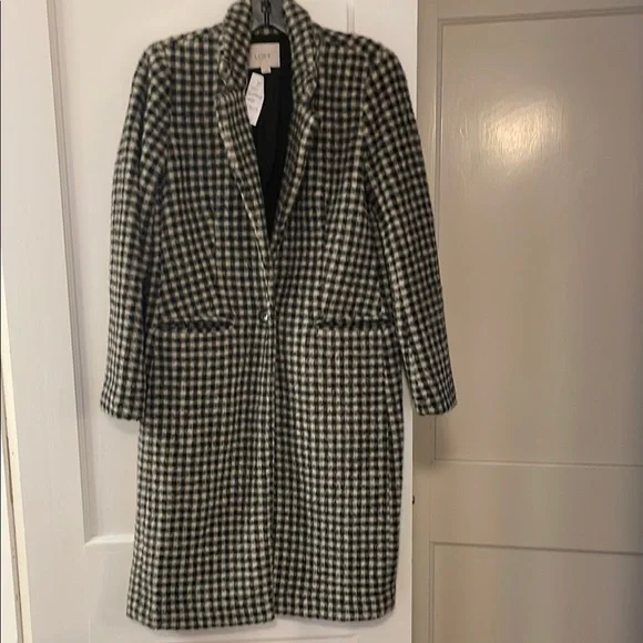 Women's Black and White Houndstooth Coat - Picture 4 of 9